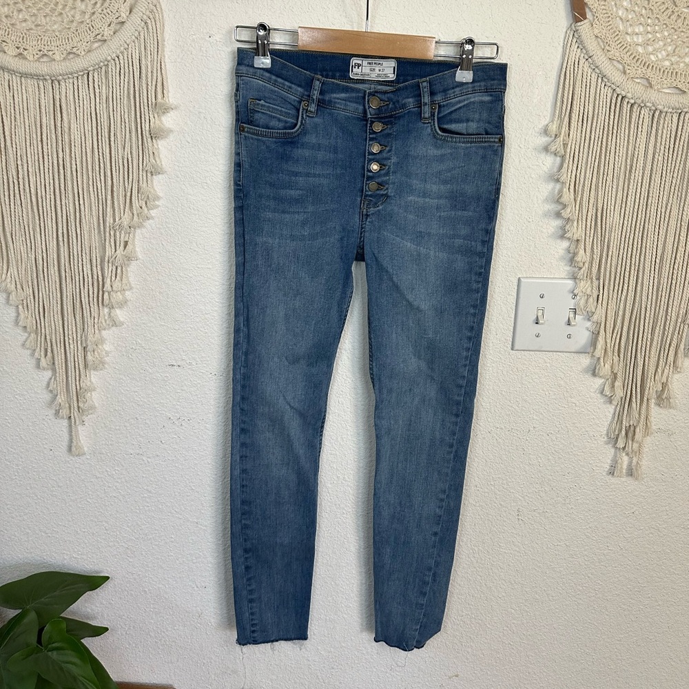 Free people medium wash raw hem skinny jeans button fly size 27